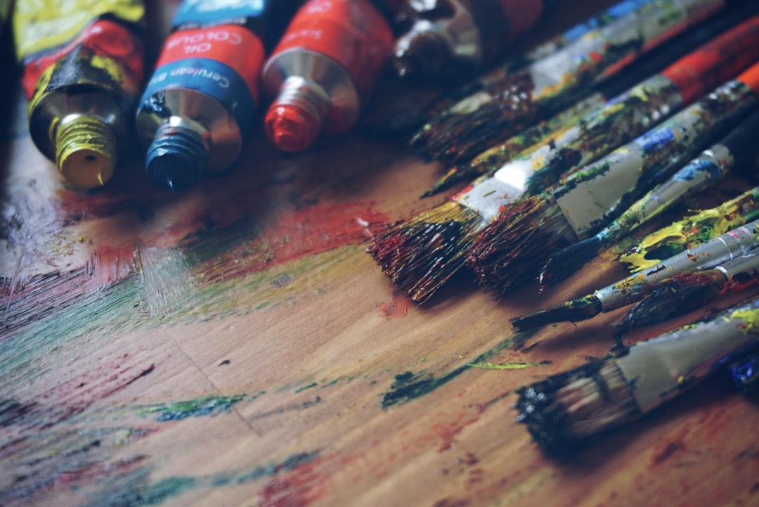 découvrez l'art-thérapie : une approche qui utilise la création artistique pour favoriser le bien-être, gérer le stress et exprimer ses émotions. informations, bienfaits et conseils pour commencer.