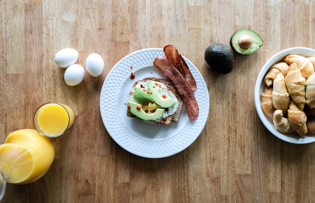 découvrez des idées de petits-déjeuners riches en protéines spécialement conçues pour les seniors, pour favoriser la santé, la vitalité et un bon équilibre nutritionnel chaque matin.