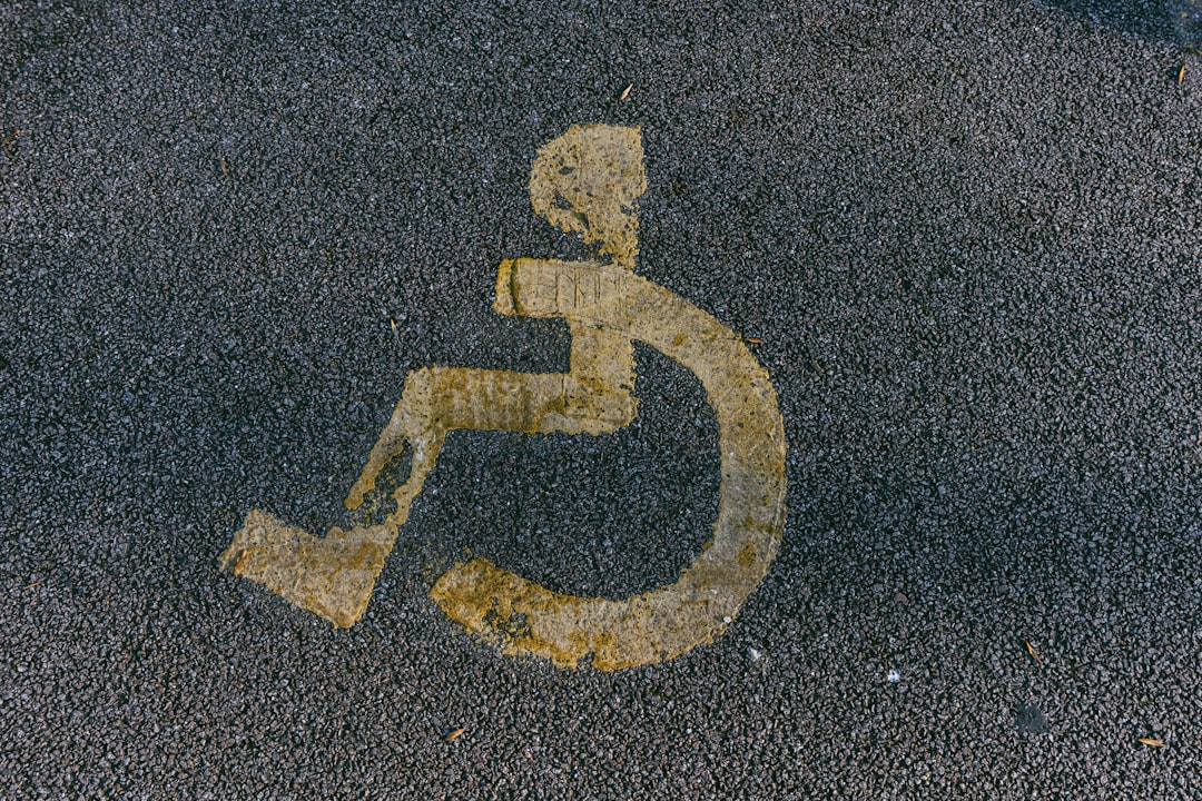 découvrez notre service d’assistance en fauteuil roulant pour faciliter vos déplacements dans les aéroports, gares et lieux publics. profitez d’une aide personnalisée, confortable et sécurisée pour un trajet sans stress.