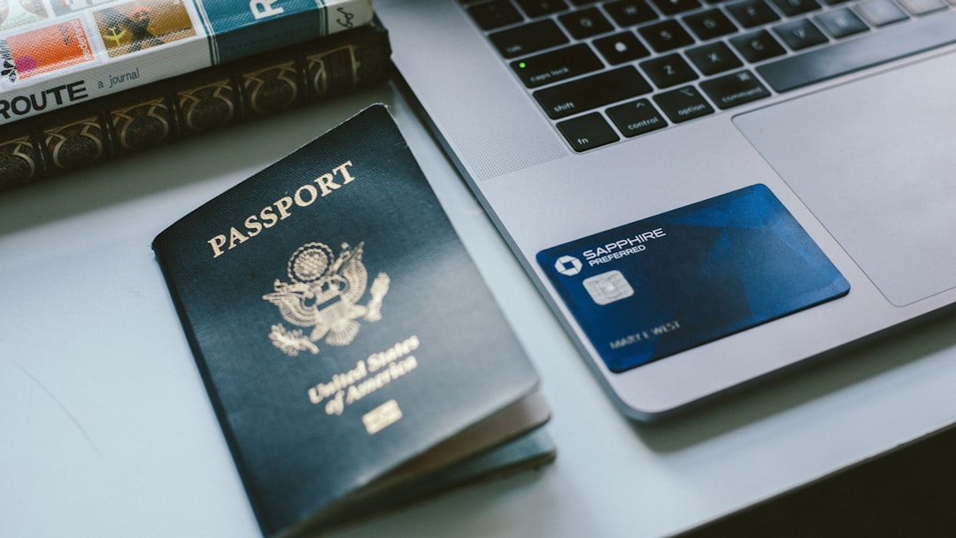 assurance voyage senior : protégez vos déplacements avec une couverture adaptée aux besoins des voyageurs âgés, incluant assistance médicale, annulation et bagages.
