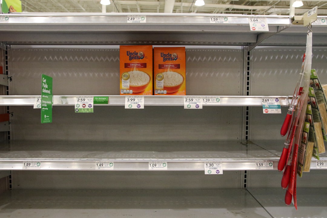 conseils pour conserver vos aliments en toute sécurité avec un vide alimentaire après 60 ans et préserver leur fraîcheur plus longtemps.