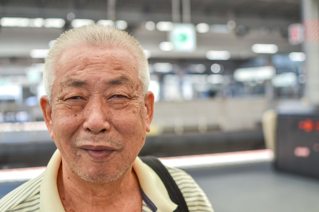 découvrez la esim de voyage spécialement conçue pour les seniors : connectivité facile, sans frais d'itinérance, pour profiter pleinement de vos aventures à l'étranger.