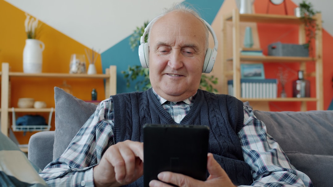 envoyez facilement des emails et des photos sur tablette, guide simple conçu pour les seniors débutants.
