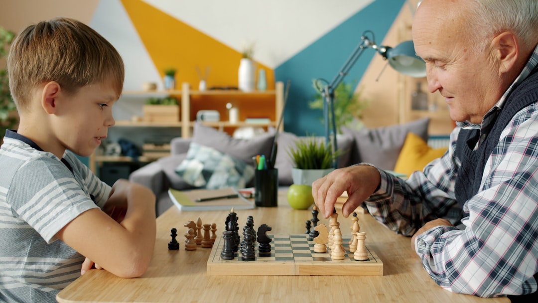 découvrez des activités intergénérationnelles pour renforcer les liens entre jeunes et seniors, favoriser le partage d'expériences et créer des moments de convivialité.