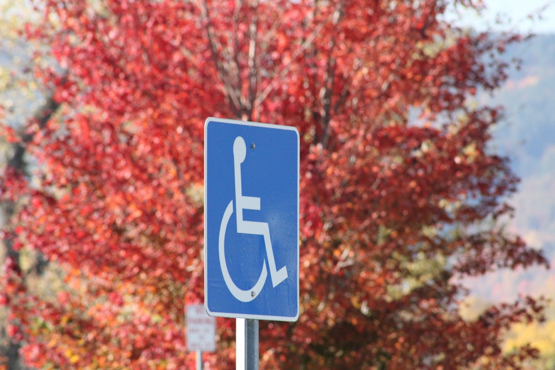 carte d'inclusion mobilité pour stationnement réservé, facilitant l'accès aux personnes à mobilité réduite.