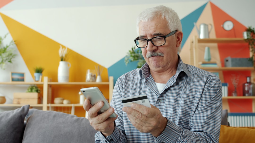 découvrez les services de banque en ligne spécialement conçus pour les seniors, offrant simplicité, sécurité et accompagnement personnalisé.