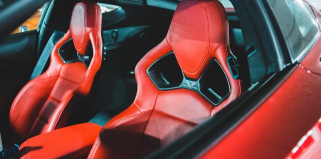 découvrez notre sélection de voitures à sièges surélevés offrant une meilleure visibilité, un confort optimal et un style moderne pour tous vos trajets.