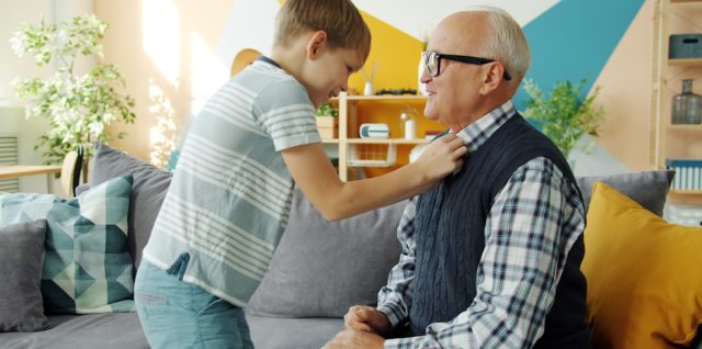 assurance soins de longue durée : protégez votre avenir en couvrant les frais liés à la dépendance et aux soins prolongés à domicile ou en établissement.