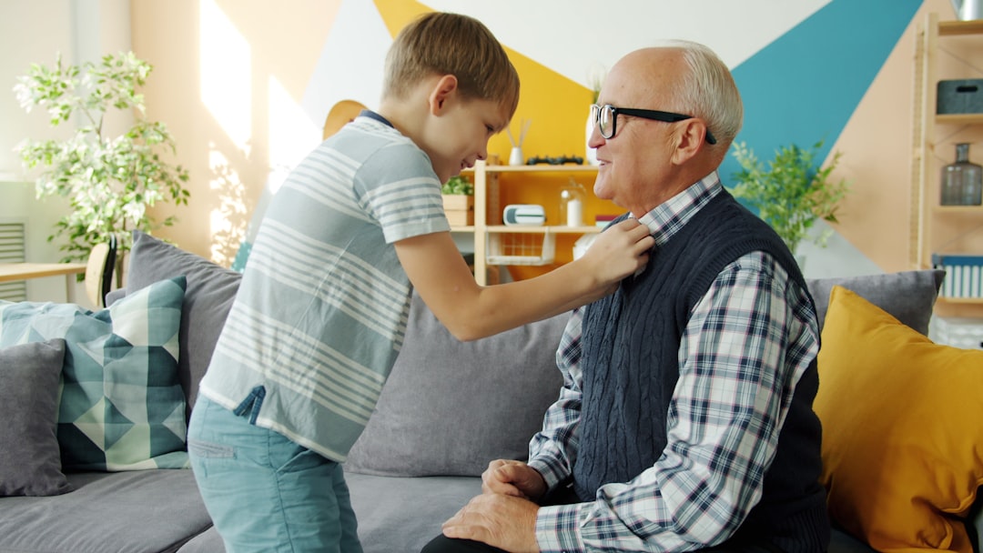 assurance soins de longue durée : protégez votre avenir en couvrant les frais liés à la dépendance et aux soins prolongés à domicile ou en établissement.
