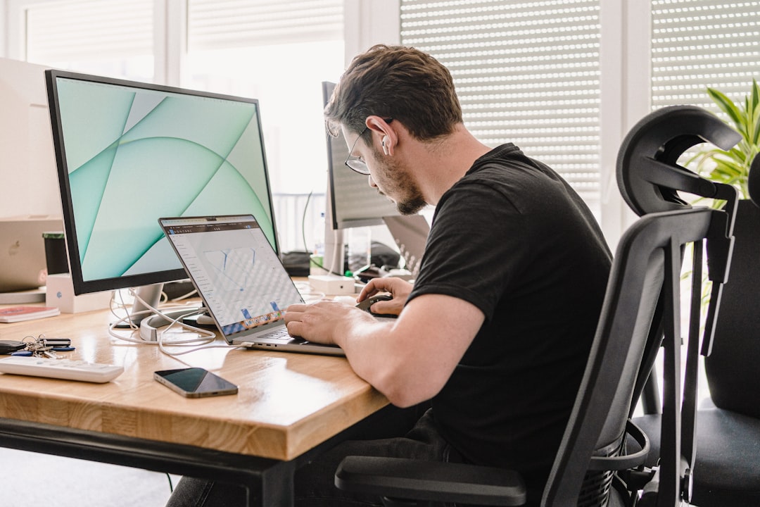 découvrez comment optimiser votre positionnement en tant que freelance pour attirer plus de clients et développer votre activité avec des stratégies efficaces et personnalisées.