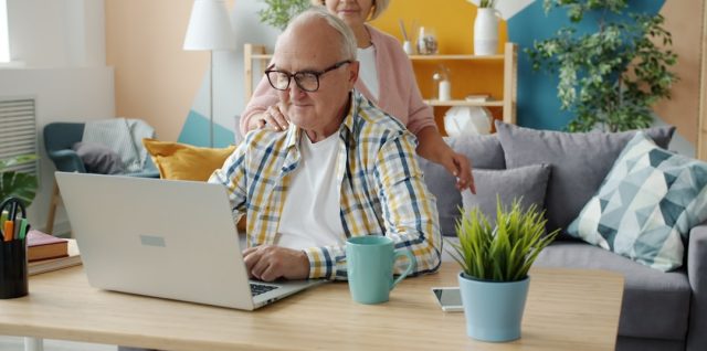 découvrez les innovations technologiques dédiées à améliorer l'autonomie des seniors à domicile, favorisant sécurité, confort et bien-être au quotidien.