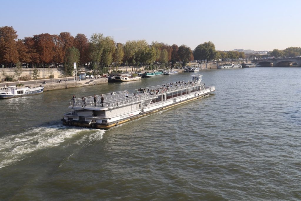 d&eacute;couvrez une croisi&egrave;re fluviale accessible &agrave; tous, alliant confort, d&eacute;tente et d&eacute;couvertes uniques au fil de l'eau.