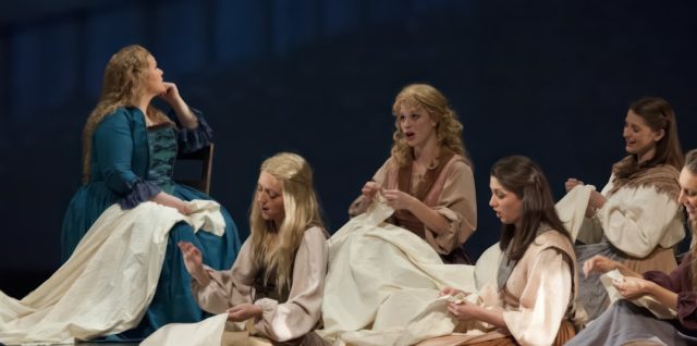 découvrez le théâtre amateur pour seniors : une passion artistique accessible à tous, favorisant l'expression, la créativité et les rencontres dans une ambiance conviviale.