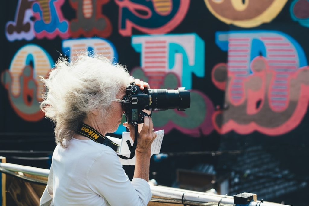 photographie pour seniors : capturez la beaut&eacute; et l'&eacute;l&eacute;gance de chaque moment avec des portraits authentiques et intemporels.