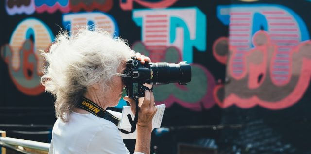 photographie pour seniors : capturez la beauté et l'élégance de chaque moment avec des portraits authentiques et intemporels.