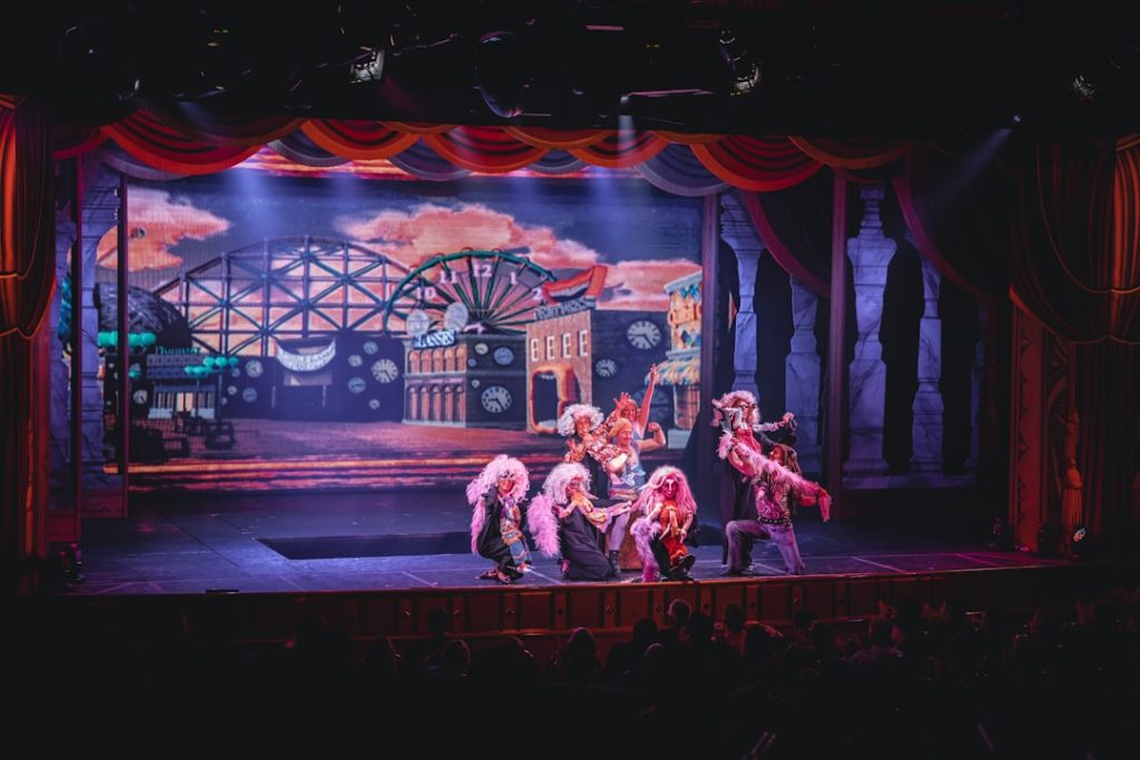 d&eacute;couvrez le th&eacute;&acirc;tre amateur pour seniors : une activit&eacute; enrichissante pour exprimer sa cr&eacute;ativit&eacute;, rencontrer d'autres passionn&eacute;s et s'&eacute;panouir &agrave; tout &acirc;ge.