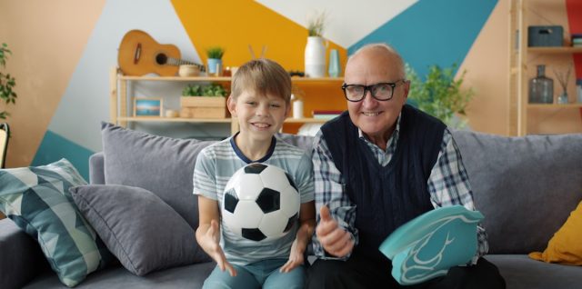 découvrez des activités créatives à faire à la maison pour grands-parents et petits-enfants, favorisant le lien intergénérationnel et le partage de moments joyeux.